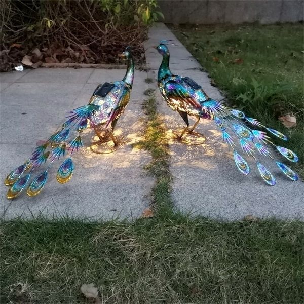 Decorações de jardim Luzes solares estátuas de pavão decoração de lâmpada ao ar livre figura Caminho do gramado escultura de metal tuin decoratie 220928