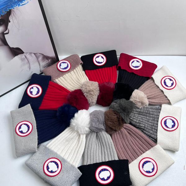 Tasarımcılar Beanie Kış Kapağı Bonnet Lüksler Şapka Düz Renkli Mektup Yün Kaplar Noel Hediyesi Sıcak Moda Şapkaları Saç Topu Kaldırılabilir Tasarım Çok Güzel