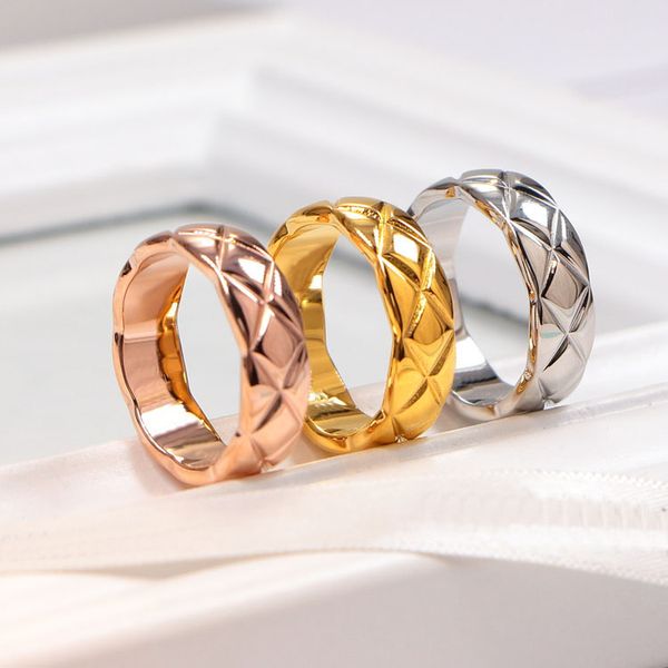 Gioielli con motivo a reticolo di design Anello con motivo a quadri in acciaio inossidabile Argento Anelli con grani di ananas in oro rosa Donna Uomo Losanga Coppia Accessori di gioielli classici Commercio all'ingrosso