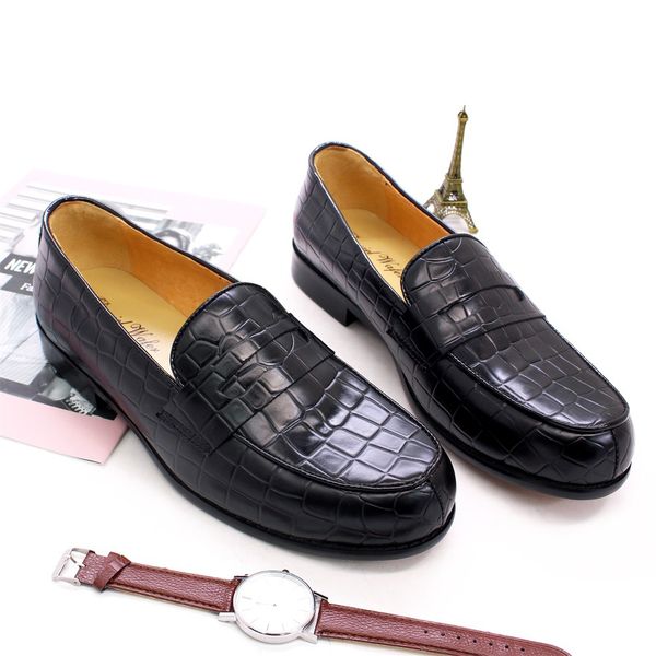 New Men's Leather Casual Grande tamanho coreano Sapatos de couro de costa com sapatos de ervilha camada superior A19