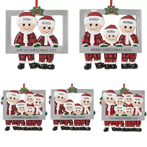 Harz-Weihnachtsdekorationen, niedliche Weihnachts-Familienverzierung, rot karierter Weihnachtsmann-Anhänger, DIY-Namensfotorahmen, Weihnachtsbaumschmuck, Geschenke 0811