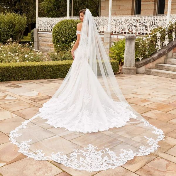 Designer 3m Cathedral Wedding Véils Lace Aplique a borda de corte acenado Tulle macio Uma camada Véu de noiva comprido com pente