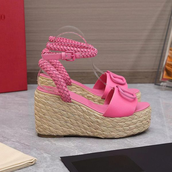 Sandálias de plataforma de alta qualidade Straw tecido cunha tira no tornozelo salto grosso salto bloco 110mm Sapato de dedo do pé aberto Sapato feminino de luxo Designers SandalWhite Black Pink
