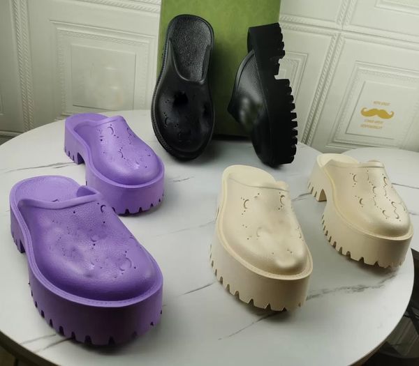 Delikli Sandallar Tasarımcı Terlik Lüks Platform Slayt Hollow Desen Terlik Kadın Terlik Şeffaf Malzemeler Sandal Kauçuk Daireler Terlik Plaj Ayakkabıları