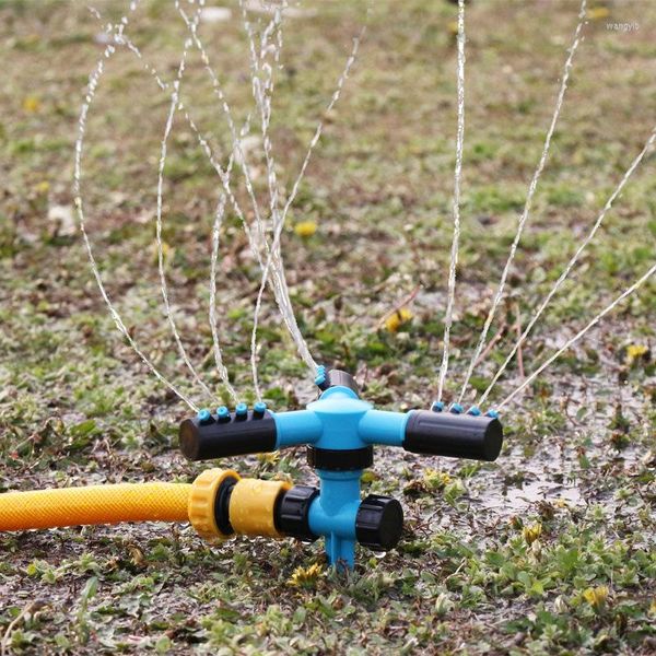 Equipamentos de rega o pino terrestre de plástico pode ser conectado em série com grande porte de aspersão automática de três itens bicos rotativos.