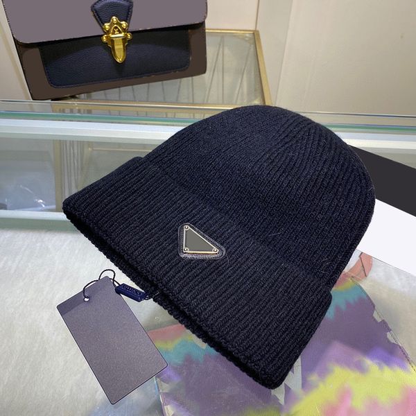 Designer di lusso Beanie Cappello invernale versatile Cappello unisex classico in tinta unita Cappello da donna per il tempo libero Moda Street Cappelli aderenti Berretti da uomo di alta qualità Regalo Molto buono