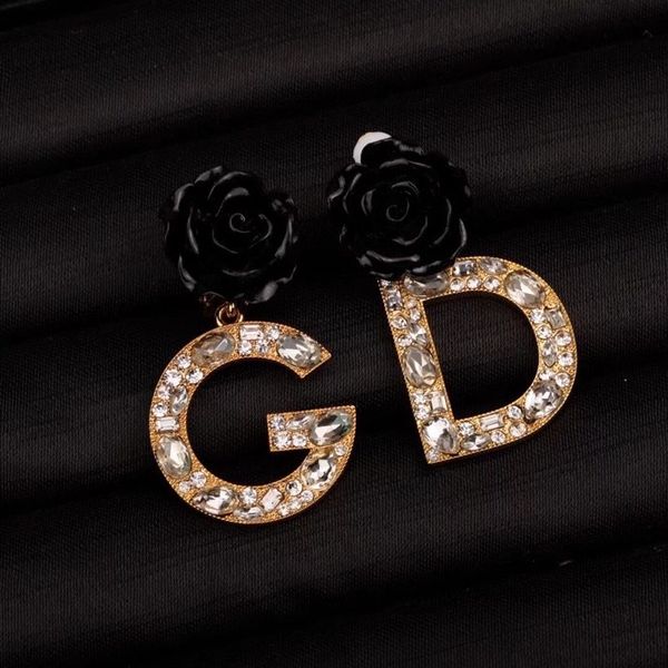 Женские ушные манжеты Черные трехмерные серьги из роз-серьги Crystal G D буквы подвески 18 тыс. Золота с золоты