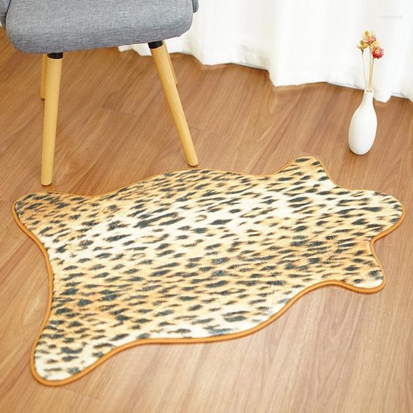 Tappeti Leopard Tiger Shape Tappetino Imitazione Pelli Irregolare Soggiorno Camera da letto Home Decor Comodino Tappeti Zerbino d'ingresso