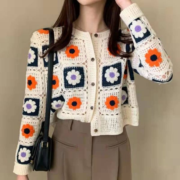 Jackets femininos 3D Flores camisas Hollow Bordado Cardigan Jaqueta fina preguiçosa Retro Retro Manga Longa Coreana Pull Fashion Knitwear 220827