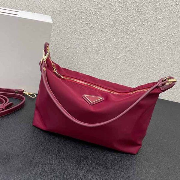 Designer Bolsas de bolsas femininas bolsa de ombro de moda feminina Luxury crossbody carteira saco de telefone de baixo perfil atmosférico macio ao toque teclado de água à prova d'água exclusiva