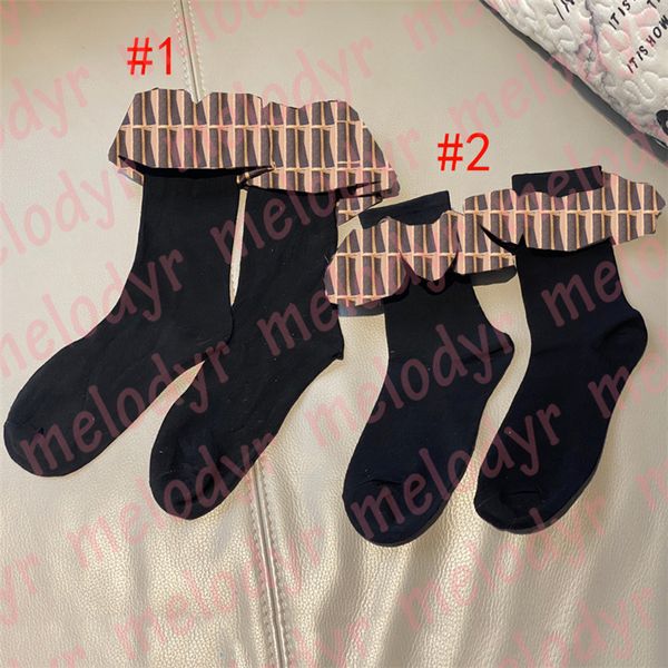 Sevimli Uzun Çoraplar Elastik Siyah Çoraplar Ev Giysileri Harf Baskılı Çoraplar Ponpon Kız Çorapları