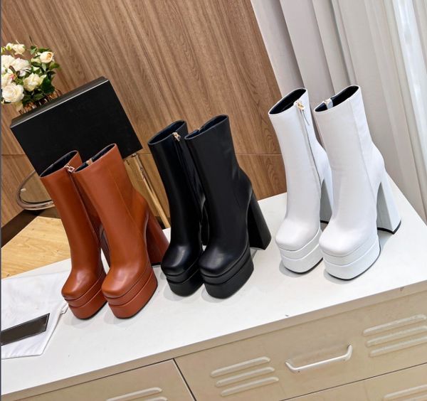 Designer Queen Leather Boots Fall Inverno Novo Sapatos de couro super espessos Classic Haute Couture Boot com caixa
