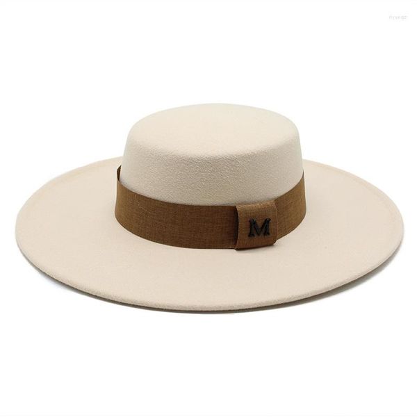 Berretti Cappello da uomo da donna Fedora Feltro Moda 2022 Cappelli a tesa larga Cappellino caldo Panama Chapel Beach Cappellino di lusso Fascinator Copricapo Designer