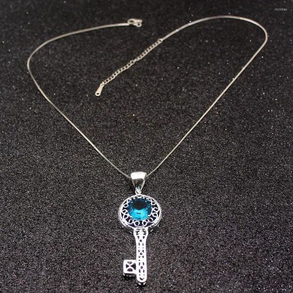 Collane con ciondolo Hermosa Gioielli di moda Forma rotonda London BlueTopaz Collana color argento per donna 20 pollici