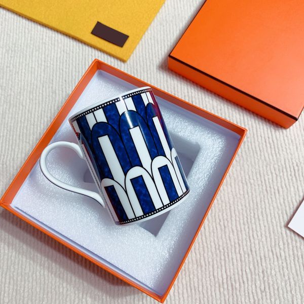 Klassische Designer-Kaffeetasse, Bone China-Becher, Küche, Esszimmer, Bar, Designer-Tassen, Liebhaber, Geburtstag, Weihnachten, Geschenk mit Box