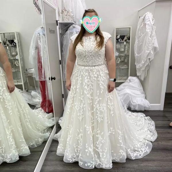 Renda impressionante uma linha completa vestidos de casamento bateau pescoço com faixa frisada botões cobertos de volta sem mangas trem varredura plus size vestidos de festa de noiva vestido de novia