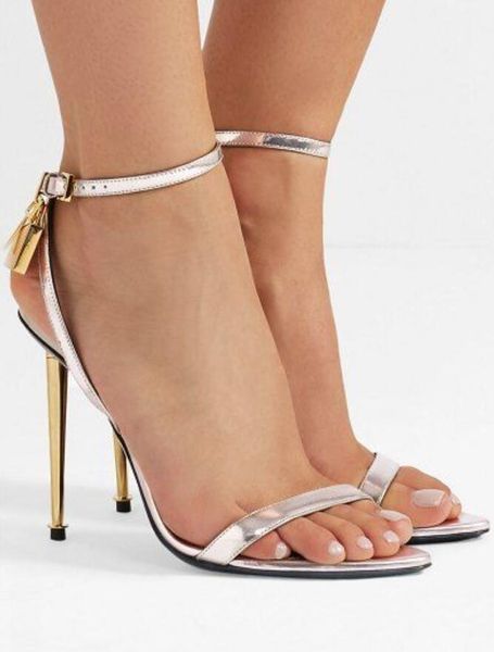 Sandália de luxo salto alto sapato de tira de bloqueio sapatos femininos sandálias de cadeado couro genuíno tiras de tornozelo pontiagudas salto dourado dedo do pé pontudo couros napa com caixa