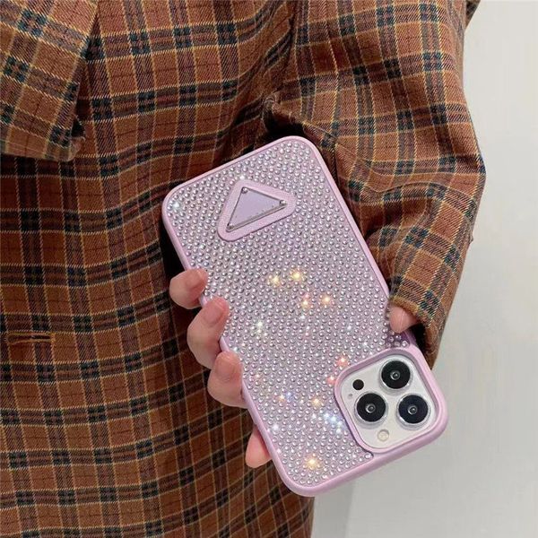 3D Luxo Triângulo Marca Glitter Diamante Caixa de telefone invertida para iPhone 15pro 15 14pro 14 14promax 13pro 13 12 12 Promax Capa Shell Designer Fundas