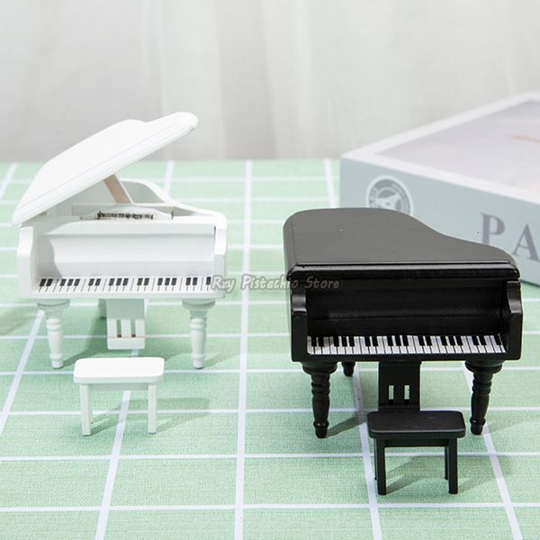 Küchen Spielen Essen Miniatur Spielzeug Puppe Musikinstrumente 112 Mini Weiß Schwarz Flügelständer mit Hocker Stuhl Modell für Puppenhauszubehör 221202