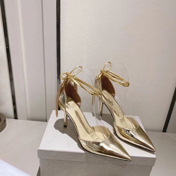 Frühlings- und Sommerschuhe 2023 Temperament High Heel Spitze Seite leerer Schuh Frauen flacher Mund Metall Quasten dünn