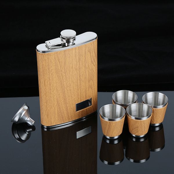 Flachmänner Kreatives 9-Unzen-Flachmann-Set aus Edelstahl mit 1 Trichter und 4 Tassen Holz-Whisky-Weinflasche Retro-Alkohol-Taschenflagon 221206