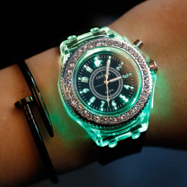 Orologi da polso venduta a caldo donne ladi moda diamante orologio da polso sportivo luminoso luminoso cinghia silicone cinturini quarzo uomini