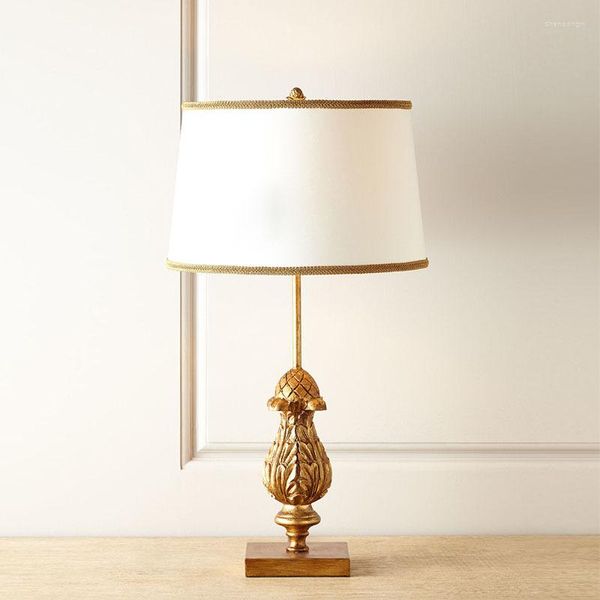 Tischlampen Retro geschnitzte Massivholz-Nachttischlampe Einfache handbemalte Goldfolie Exquisite atmosphärische Wohnzimmer-Studienbeleuchtung