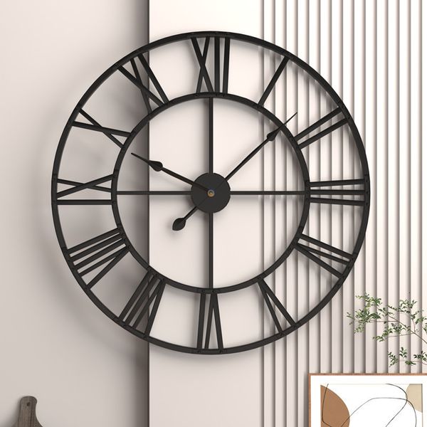 Relógios de parede Modernos 3D grandes algarismos romanos Retro redondo ferro de metal preciso Silencioso ornamento nórdico pendurado Decoração da sala de estar 221203
