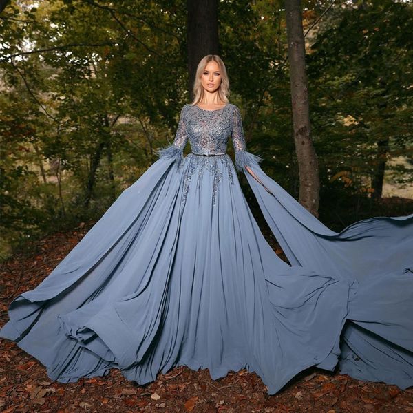 Marineblaue Dubai-Abendkleider mit Federn und langen Ärmeln, Promi-Kleid, Gala-Perlen-Oberteil, A-Linie, Chiffon-Geburtstagspartykleid