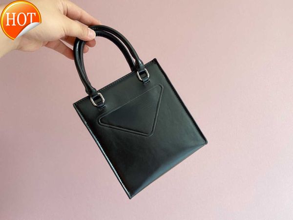 Kadınlar Lüks Tasarımcı Çanta Moda Katı Yumuşak Tutsal Dikey Tote Çanta Mini Uzun Kayış Tek Omuz Çantaları Tam Hediye Kutusu Paket Fabrika Doğrudan Satışlar