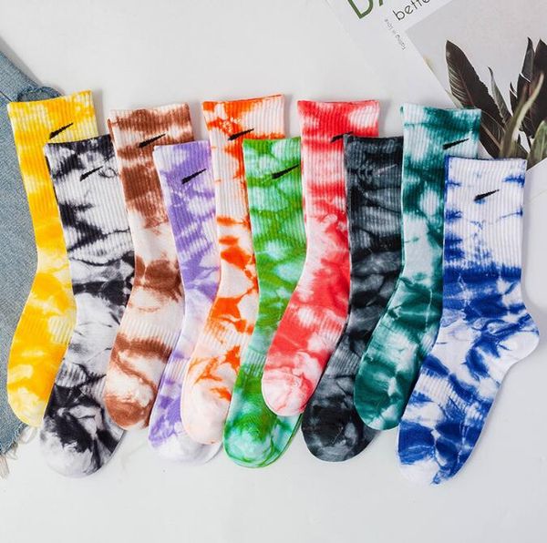 Accessoires Viele Farben Designer Tie Dye Stocks Halten Sie warm Lange Socken aus bedruckter Baumwolle im Straßenstil für Männer Frauen Kniehohe Socken mit Etiketten