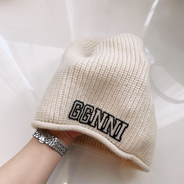 Designer berretti di lusso cappelli lavorati a maglia tengono al caldo la moda danese casual quotidiano Personalità accattivante Bel regalo Cool street fashion molto buono