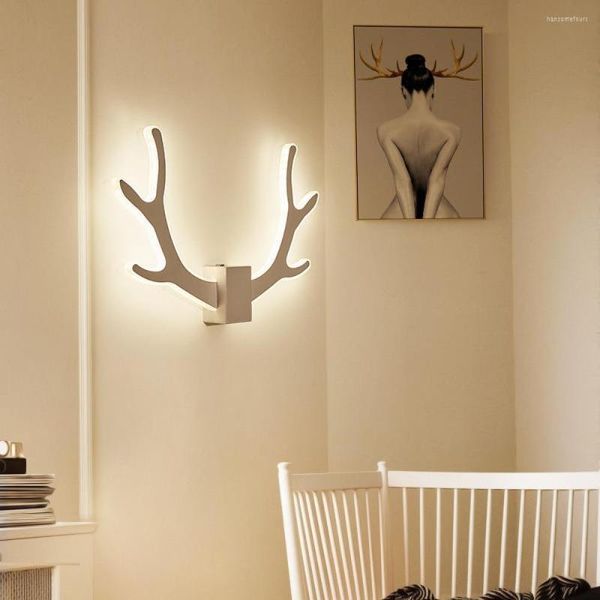 Lâmpada de parede que vende nórdicos modernos criativos acrílicos internos LED MODELAÇÃO ART AC 220V 110V LUZ QUENTE