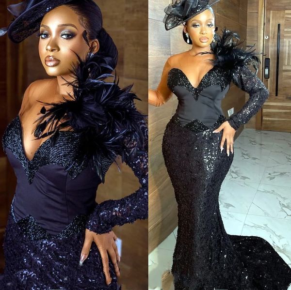 Arabisch Aso Ebi Meerjungfrau Schwarze Ballkleider mit Federn Sheer Neck Long Sleeves Plus Size Formelle Abendkleider Robe De Soiree