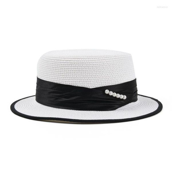 Berets Damen Sommer Strand 1940er Jahre Vintage Hüte Eleganter weißer Strohhut rund 2022 Top flach kurze Krempe Perle Großhandel