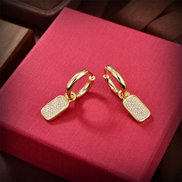 Brincos da moda feminino Ear Studs Letters cl￡ssicos Diamante de diamante dourado Earramento