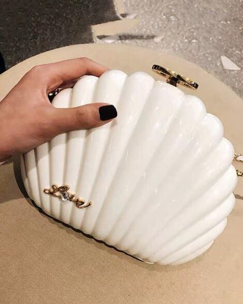 Black and White Shell cream cross body bag with Pearl Shell - Elegant Lady Acrylic Clutch Wallet for Women, Perfect for Evening Events and VIP Gifts