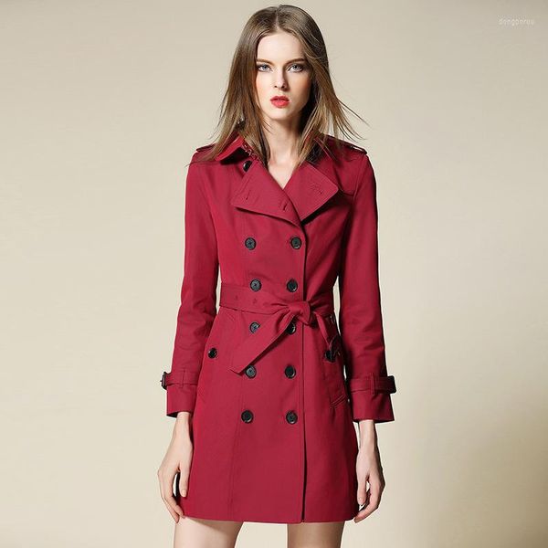 Женские траншеи код разбивают код в продаже с длинным рукавом двухбортный винный красный женский пальто водонепроницаемое из культивирования морали