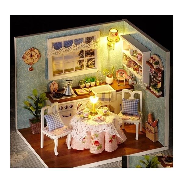 Doll House Acessórios DIY Modelo de cozinha miniatura Brinquedos de boneca de madeira com poeira led de Natal e presente de aniversário 20121 DHYQ9