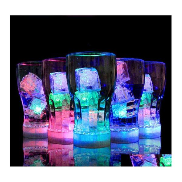 Partybevorzugung Eiswürfel leuchtende LED-Kugel Blitzlicht Leuchtendes Neon Hochzeit Festival Weihnachten Bar Weinglas Dekoration Lieferungen VTM E Dhvns