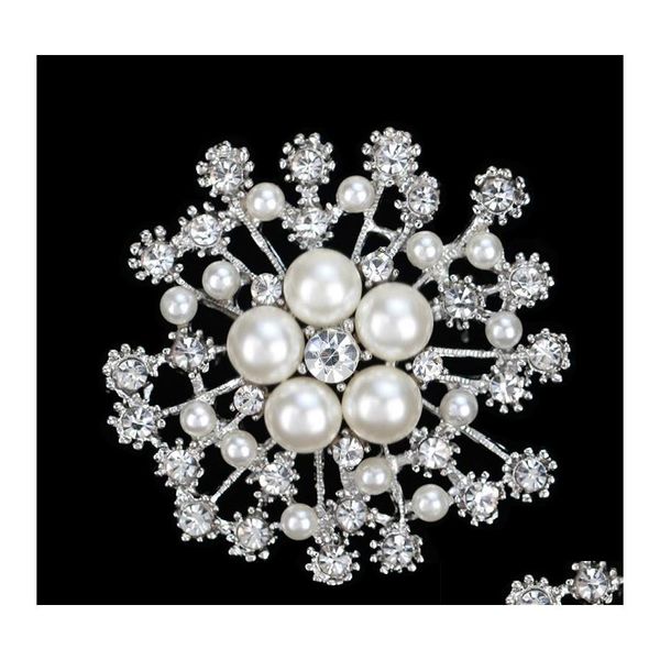 Pins Broschen Damen tragen Accessoires mit großer Schneeflocken-Perlen-Kristallbrosche Exquisite Blumennadel Großhandel und Einzelhandel Drop Delive Dhack