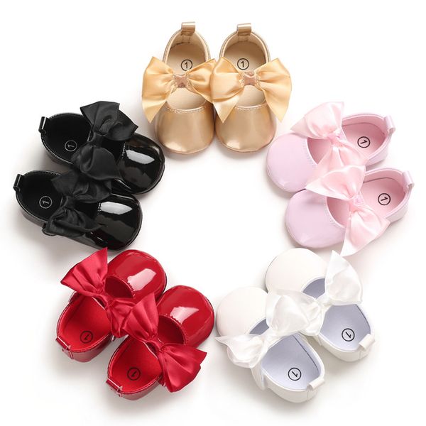 Baby Girls First Walkers Baptism Sapatos Princesa Pu Couro Soas Macias com Sapatos de Ber￧o Infantil Board Bow Bow Ribbon N￣o deslizamento