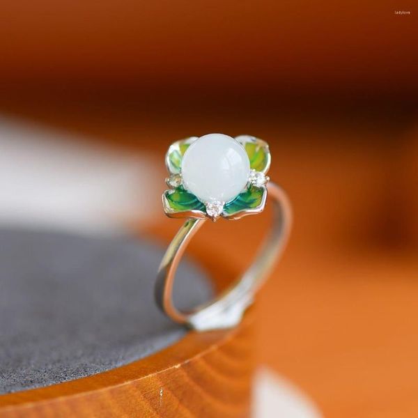 Ringos de cluster S925 Prata esterlina Natural Hetian Jade Ring Retro Chinese Royal Court Style Classical Flower Decorative for Women Ajusta