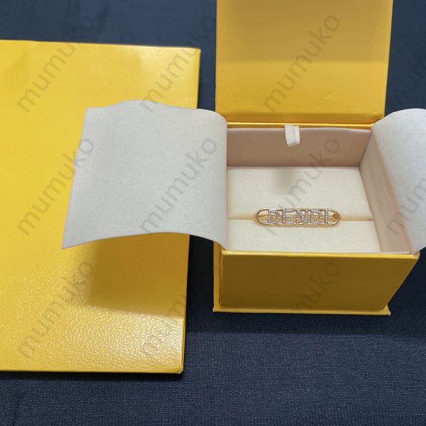 Luxury Diamond Letters Spille Gioielli di design Uomo Spilla da donna Fashion Brand Gold F Pin Christmas Couples Gift Pins For Lady With Box Nuovo