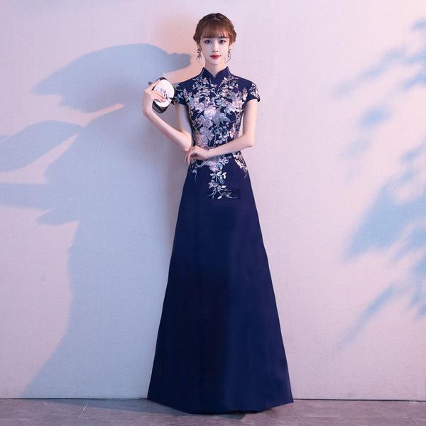 Ethnische Kleidung Marineblau Elegantes chinesisches formelles Partykleid Damen Klassische Blumenstickerei Bankettkleid Temperament A-Linie Neuheit Qipao