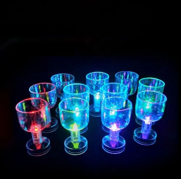 Copos de vinho LED Flash Color Alterar ￡gua ativada Light Up Champagne Beer Whisky 50ml Drinkings Glass Sleek Design Drinking Glass Cocktail Party Novelty SS1213