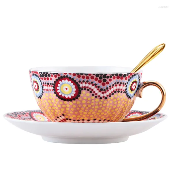 Conjuntos de chá de café Conjunto de xícara de luxo conjunto europeu Small China China British Tarde Vintage Flor