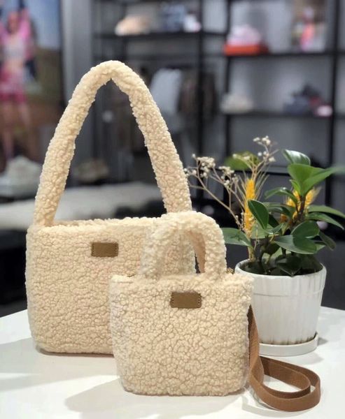 portafoglio da donna Plush Designer TOTE 22 nuove borse MINI wgg Pochette di lusso con orsacchiotto Borsa a mano di moda a tracolla Borsa a spalla Hobo Totes Pochette sotto le ascelle borsone borsa da weekend