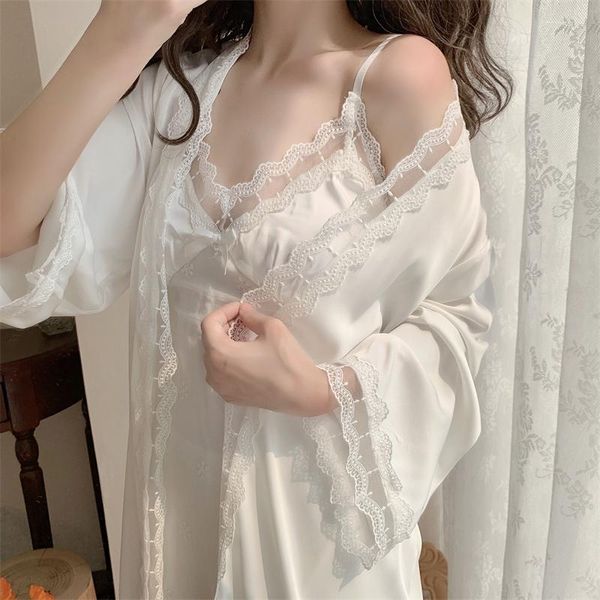 Indumenti da notte delle donne Pigiama di seta bianca Set Donna 2PCS Sposa Abito da sposa Camicia da notte Sexy Pizzo Chemise Kimono Accappatoio Abito Lingerie