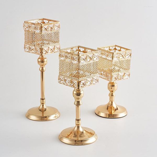 Portacandele Nordic Luxury Placcatura Candeliere Retro Creativo Puntelli da sposa Gioielli in ferro battuto Decorazione tazza quadrata